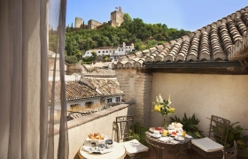 Deluxe Premium Zimmer mit Terrasse und Blick auf die Alhambra